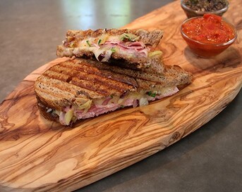 Luxe tosti met tomaten- en paddenstoelenketchup