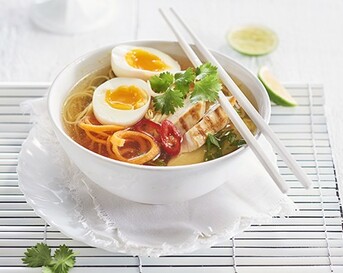 Pho (Vietnamese bouillon met kip)