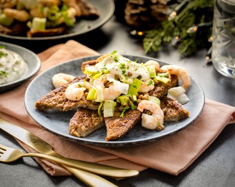 Hartige wentelteefjes met linzen-wokgarnalensalade