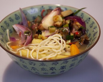 Pittige vegetarische ramen
