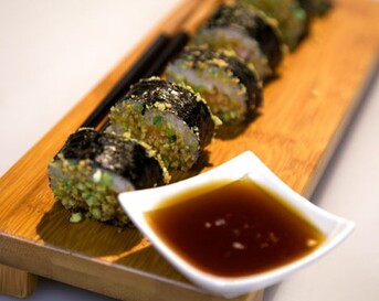 Spicy salmon sushi