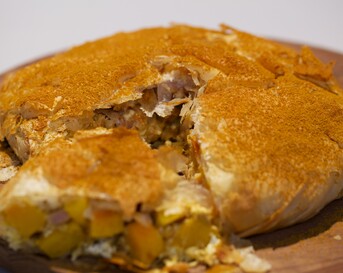 B’stilla met pompoen, hazelnoot en Turkse kaas