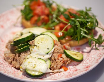 Italiaanse courgette-gehaktschotel