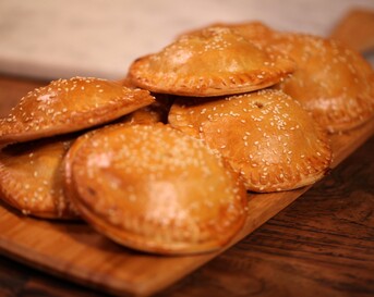 Kipsaté broodjes