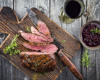 Hertenbiefstuk met wildsaus