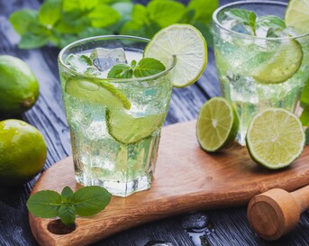 Perzik en lime mojito alcoholvrij
