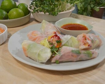 springrolls garnalen mango kip biet