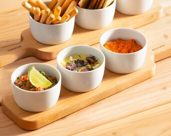Warme tomatendip met zoete paprika