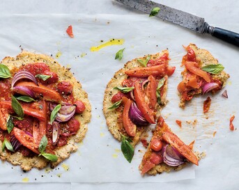 Bloemkoolpizza met citroentomaten