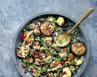 Gepofte aubergine met ingelegde-citroenyoghurt