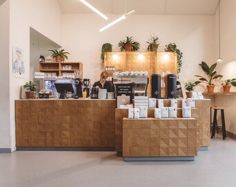 Restaurant Rotterdam: Man Met Bril Koffie