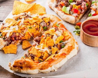 Mexicaanse tacopizza met nacho's