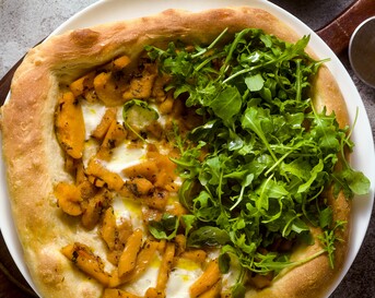 Pizza met gekarameliseerde pompoen