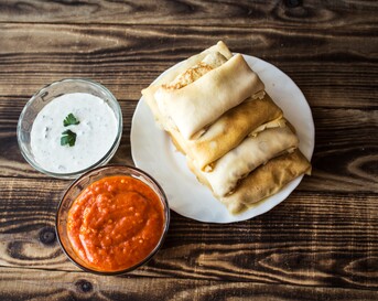 Gevulde pannenkoek met gyros en tzatziki