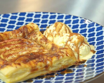 Appel plaattaart met toffeesaus