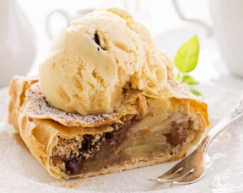 apfelstrudel met ijs