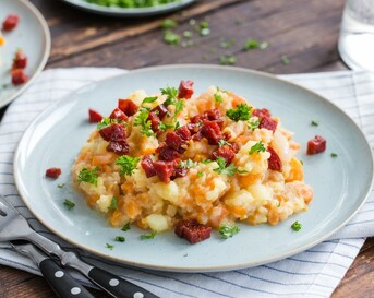 Spaanse hutspot met chorizo en paprikapoeder