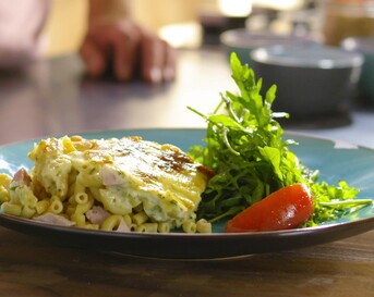 Macaroni met ham en kaas uit de oven