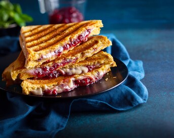 Tosti met ham kaas en cranberrychutney