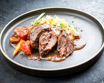 Stoofpot met truffel-aardappelpuree