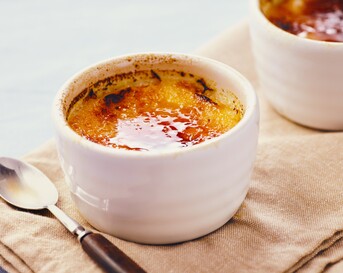 Creème brûlée van pruimen en gember
