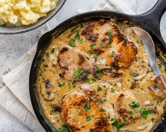 Karbonade in romige saus met aardappelpuree