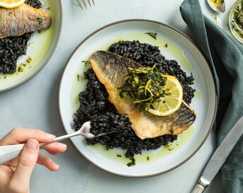 Risotto nero met zeebaars