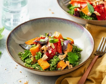 Quinoa met spinazie, cashewnoten en gepofte paprika