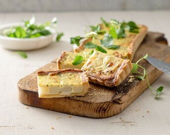 Lentequiche met witte asperges