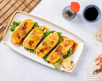 24Kitchen-AsianStreetFood- TeriyakiZalm_2.jpg