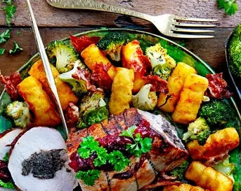 Champignonrollade met aardappelkroketjes