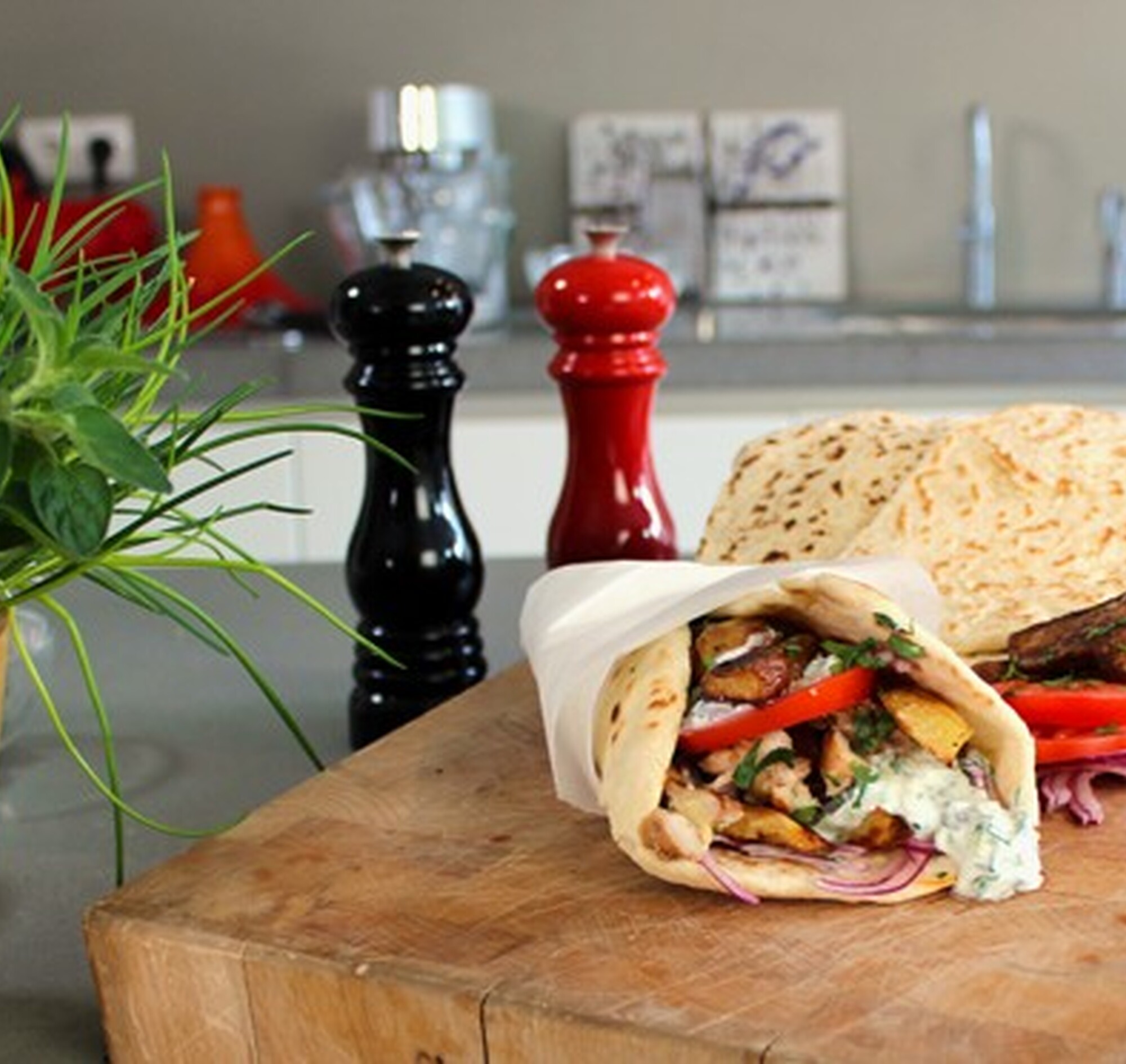 Grieks flatbread met gyros van kip 24Kitchen