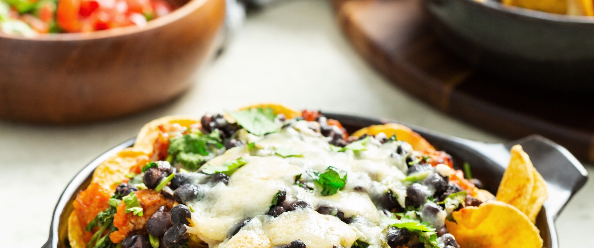 24Kitchen_Jet_RecipePhotography_HIGHres_Loaded_nachos_met_kip_P.jpg?itok=BG0Xhp4Z