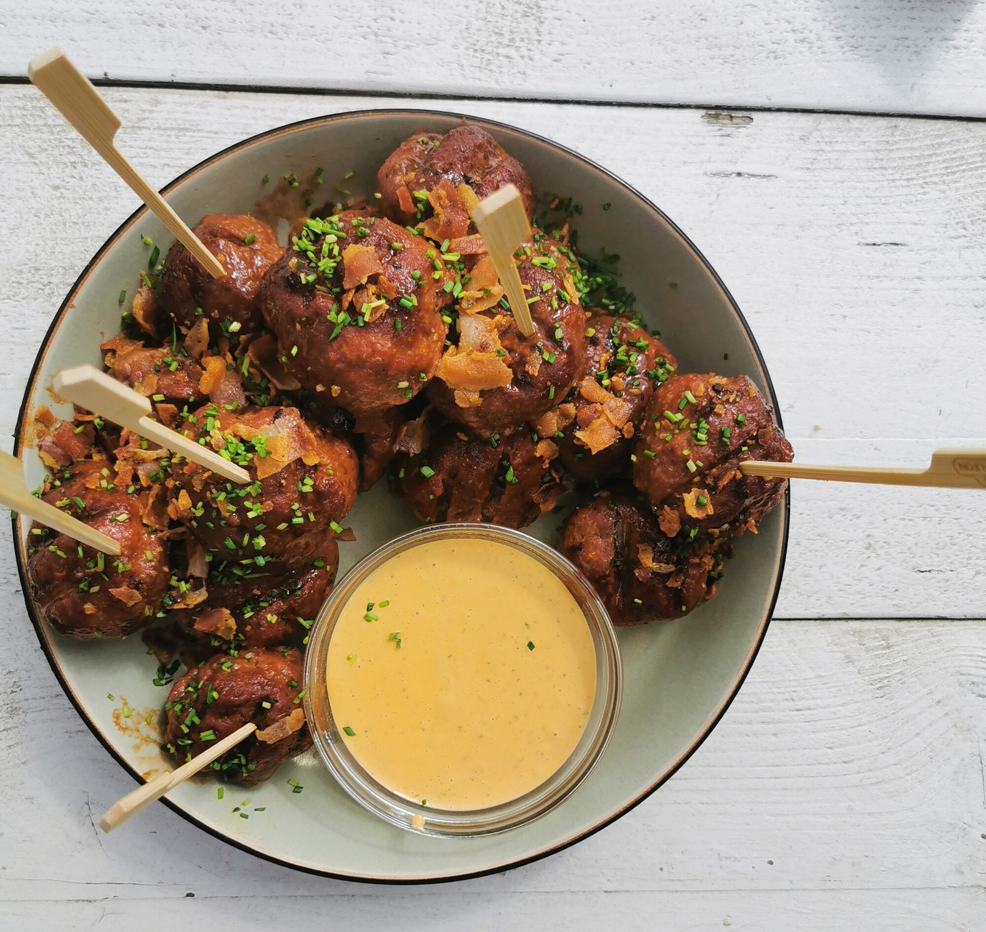 Gehaktballen van de barbecue met geroosterde paprikaaioli recept 24Kitchen