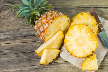 Ananas snijden