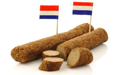 Deze frikandel uit de supermarkt komt als beste uit de test