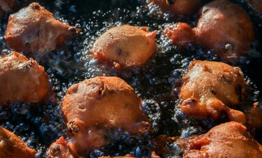 oliebollen bakken