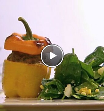 Gevulde paprika met spinaziesalade
