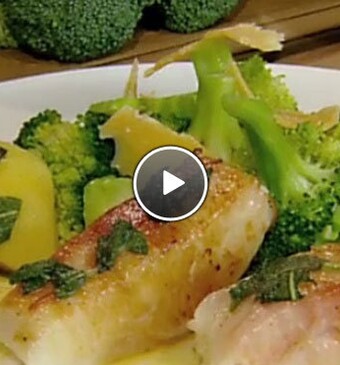 Kabeljauw met rauwe ham en saliejus en broccoli met oude kaas