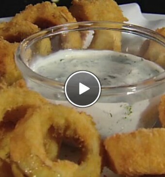 Krokante uiringen met lente-uidip