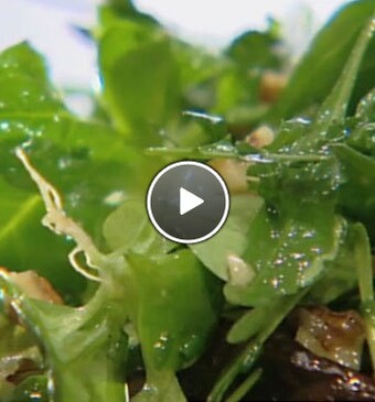 Salade met walnootdressing