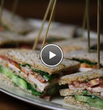 Clubsandwich met kip en komkommer