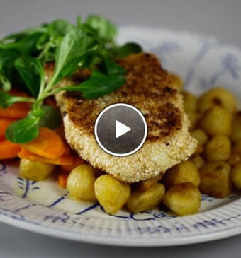 Visfilets in sesampaneer met krieltjes en wortelsalade