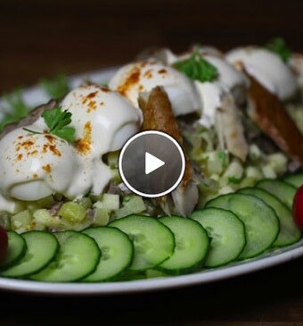 Huzarensalade met gerookte makreel