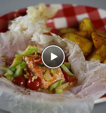 Vispakketje met bleekselderij en tomaat