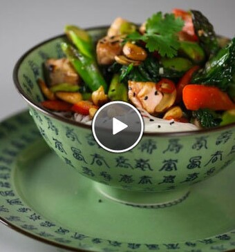 Makkelijke mie met zalm en asperges