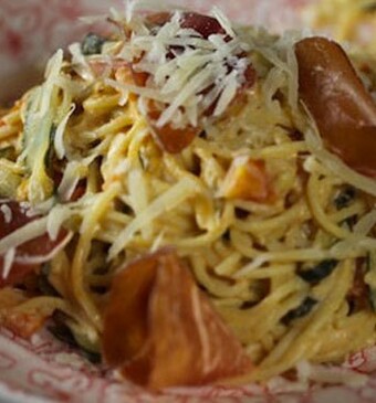 Spaghetti met courgette en tomaat