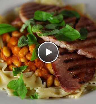 Witte bonen in tomatensaus met ham en pasta