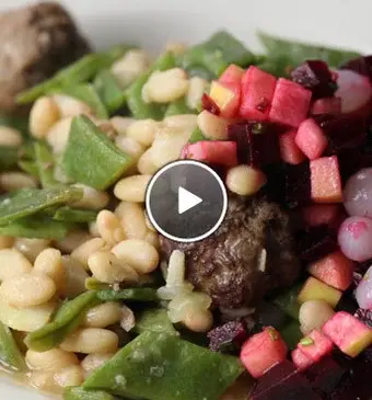 Groen-witte potpourri met frisse bietensalade