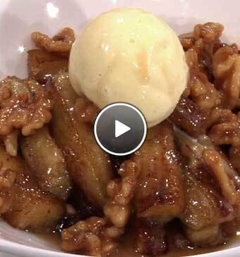 Gebakken banaan met gember-notensaus